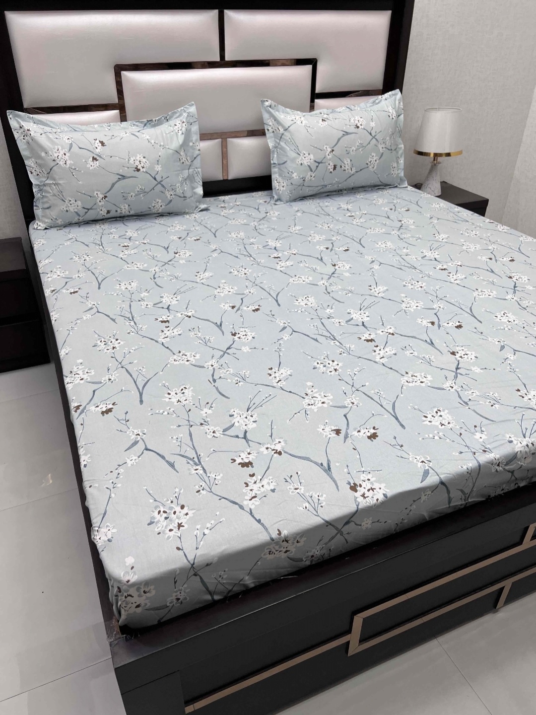 Pure Decor Sapphire Blue Printed Pure Cotton Fitted King Bedsheet with 2 Pillow Covers
Pure Decor Sapphire Blue Printed Pure Cotton Fitted King Bedsheet with 2 Pillow Covers