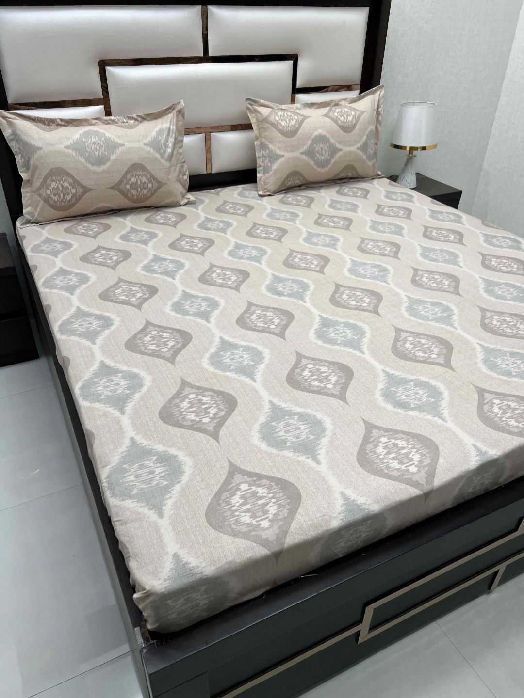 Pure Decor Ruby Brown Printed 250 TC Pure Cotton Fitted King Bedsheet with 2 Pillow Covers
Pure Decor Ruby Brown Printed 250 TC Pure Cotton Fitted King Bedsheet with 2 Pillow Covers