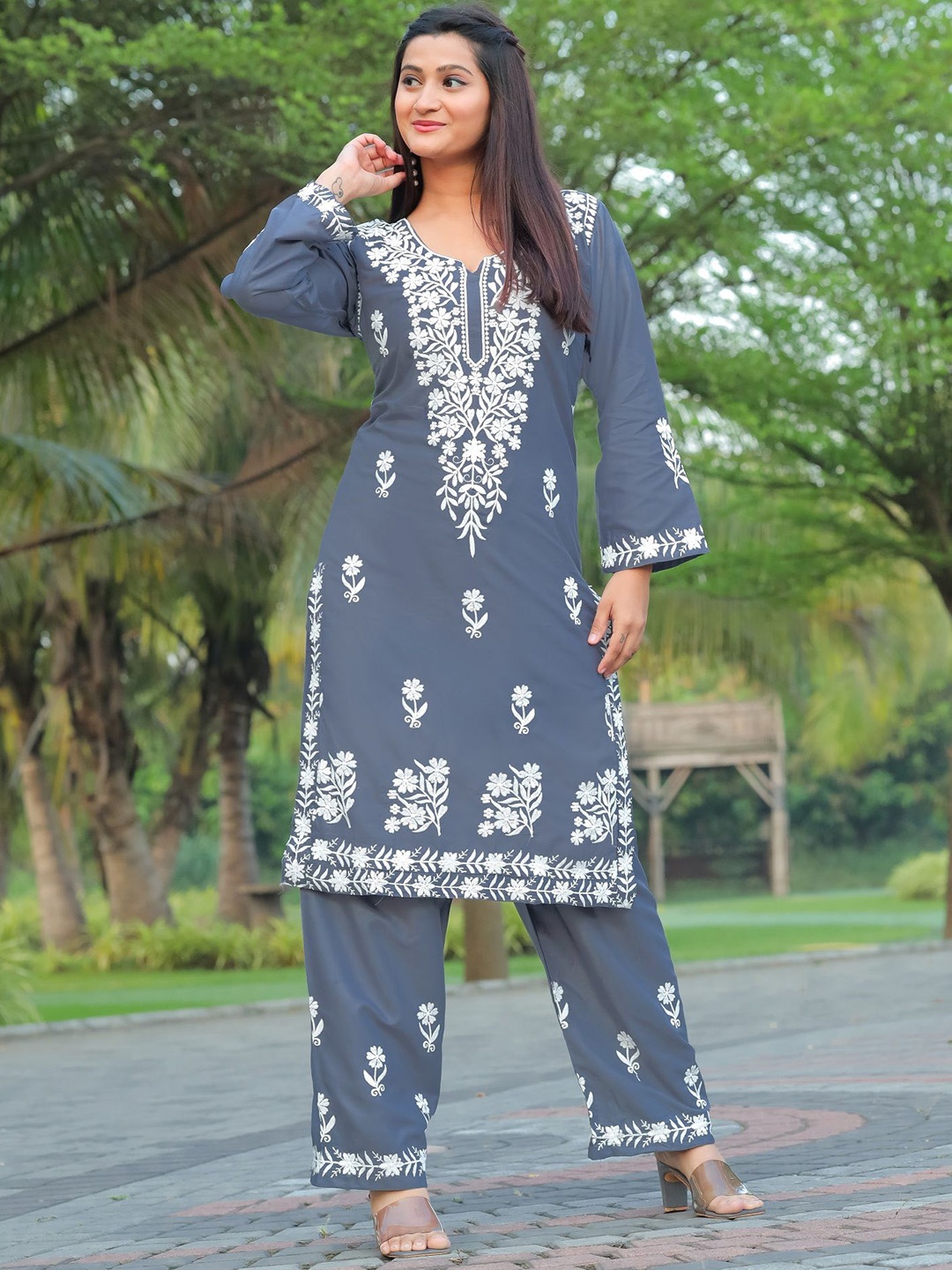APNISHA Ethnic Motifs Embroidered Regular Chikankari Straight Kurta with Palazzos, Grey
APNISHA Ethnic Motifs Embroidered Regular Chikankari Straight Kurta with Palazzos, Grey