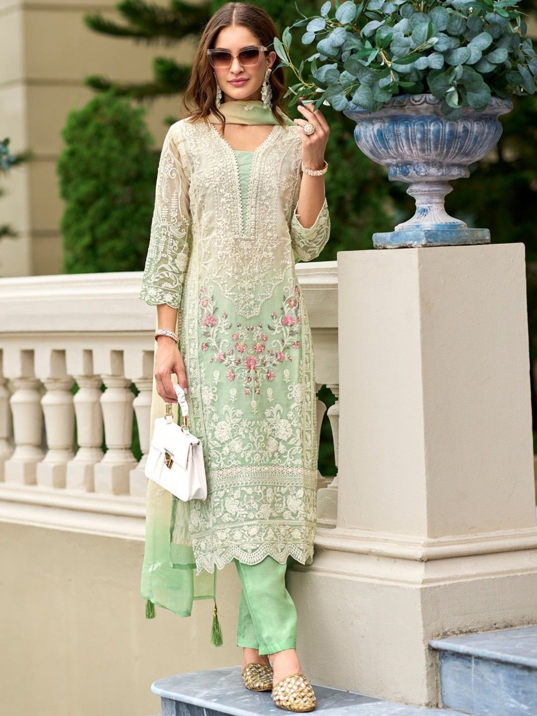 AUTUMN LANE Ethnic Motifs Embroidered Organza Straight Kurta & Trouser & Dupatta, Green
AUTUMN LANE Ethnic Motifs Embroidered Organza Straight Kurta & Trouser & Dupatta, Green