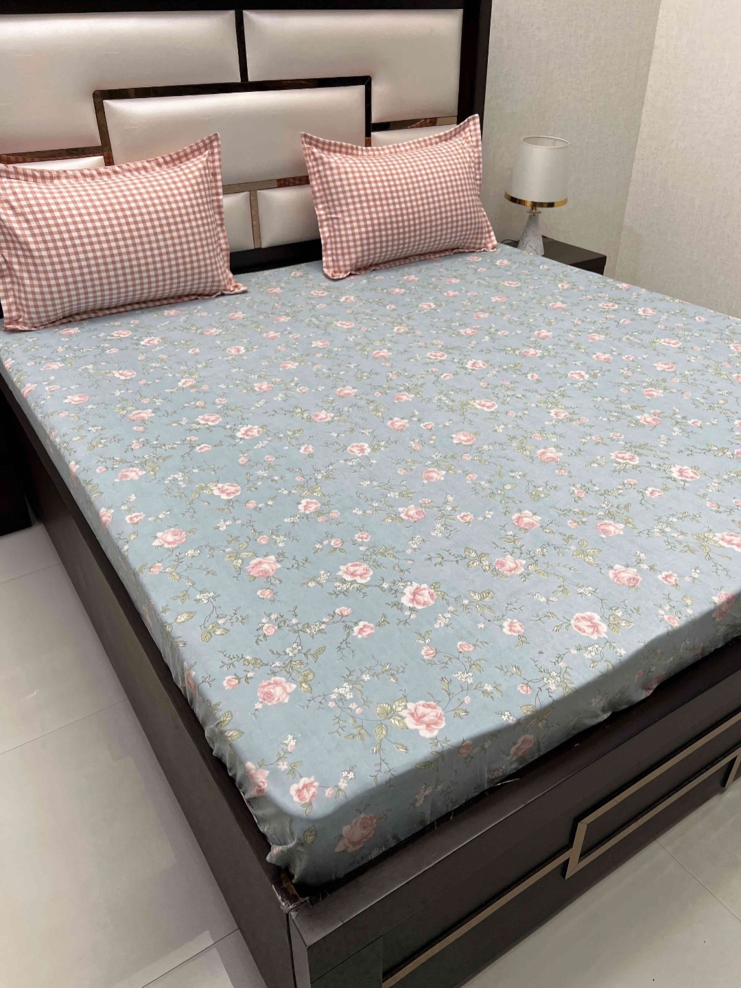 Pure Decor Manor Blue Floral Printed Microfiber 210 TC King Bedsheet & 2 Pillow Covers
Pure Decor Manor Blue Floral Printed Microfiber 210 TC King Bedsheet & 2 Pillow Covers