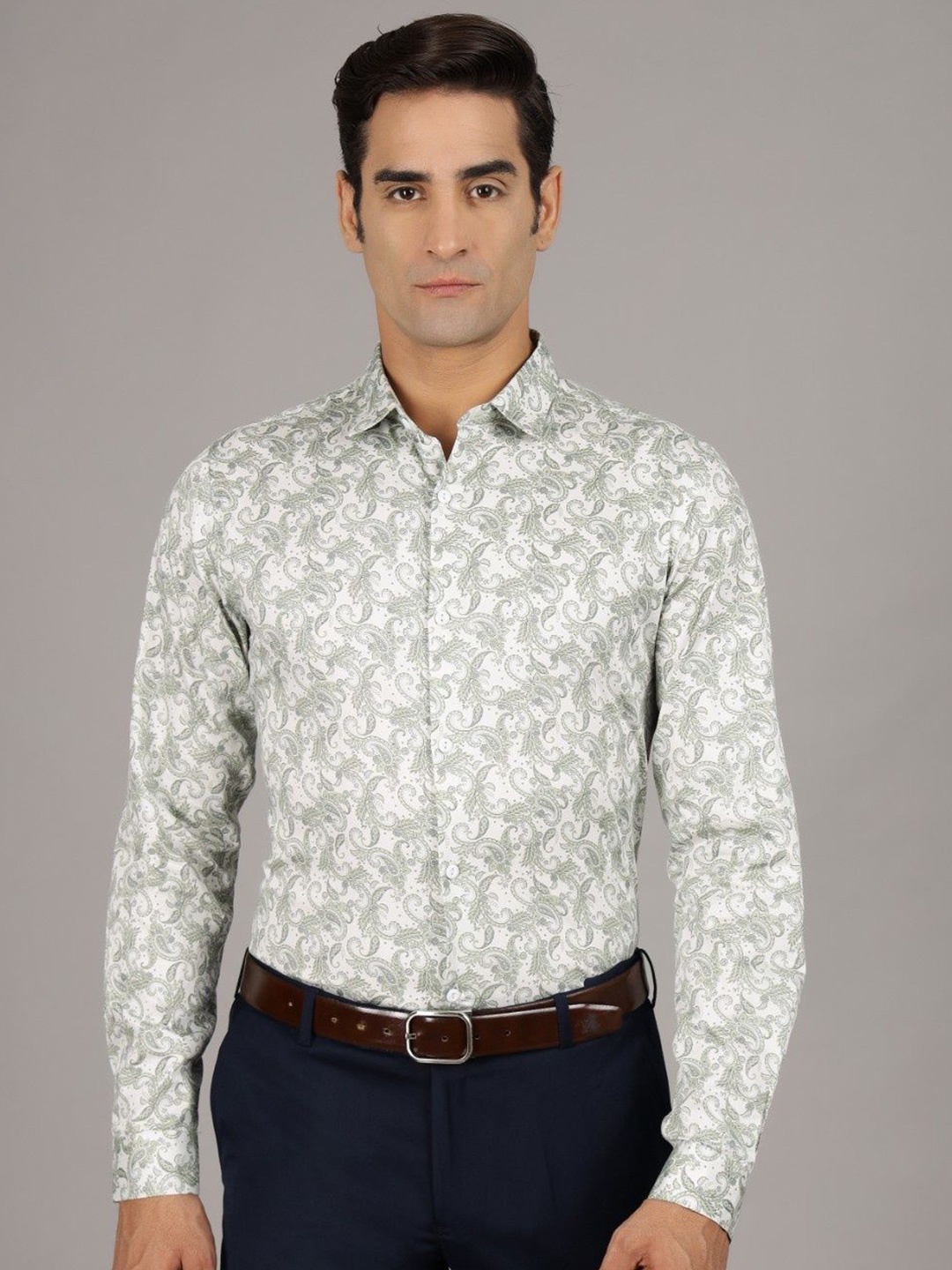 Gavin Paris Men Original Spread Collar Ethnic Motifs Printed Cotton Casual Shirt, Off white
Gavin Paris Men Original Spread Collar Ethnic Motifs Printed Cotton Casual Shirt, Off white