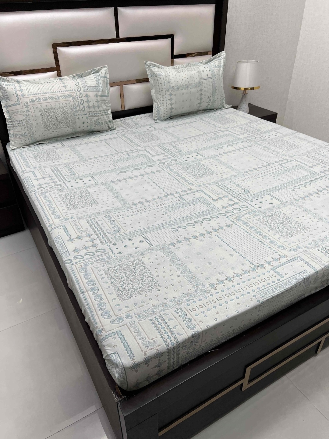 Pure Decor Blue & White Ethnic Motifs Cotton 380 TC King Bedsheet with 2 Pillow Covers
Pure Decor Blue & White Ethnic Motifs Cotton 380 TC King Bedsheet with 2 Pillow Covers
