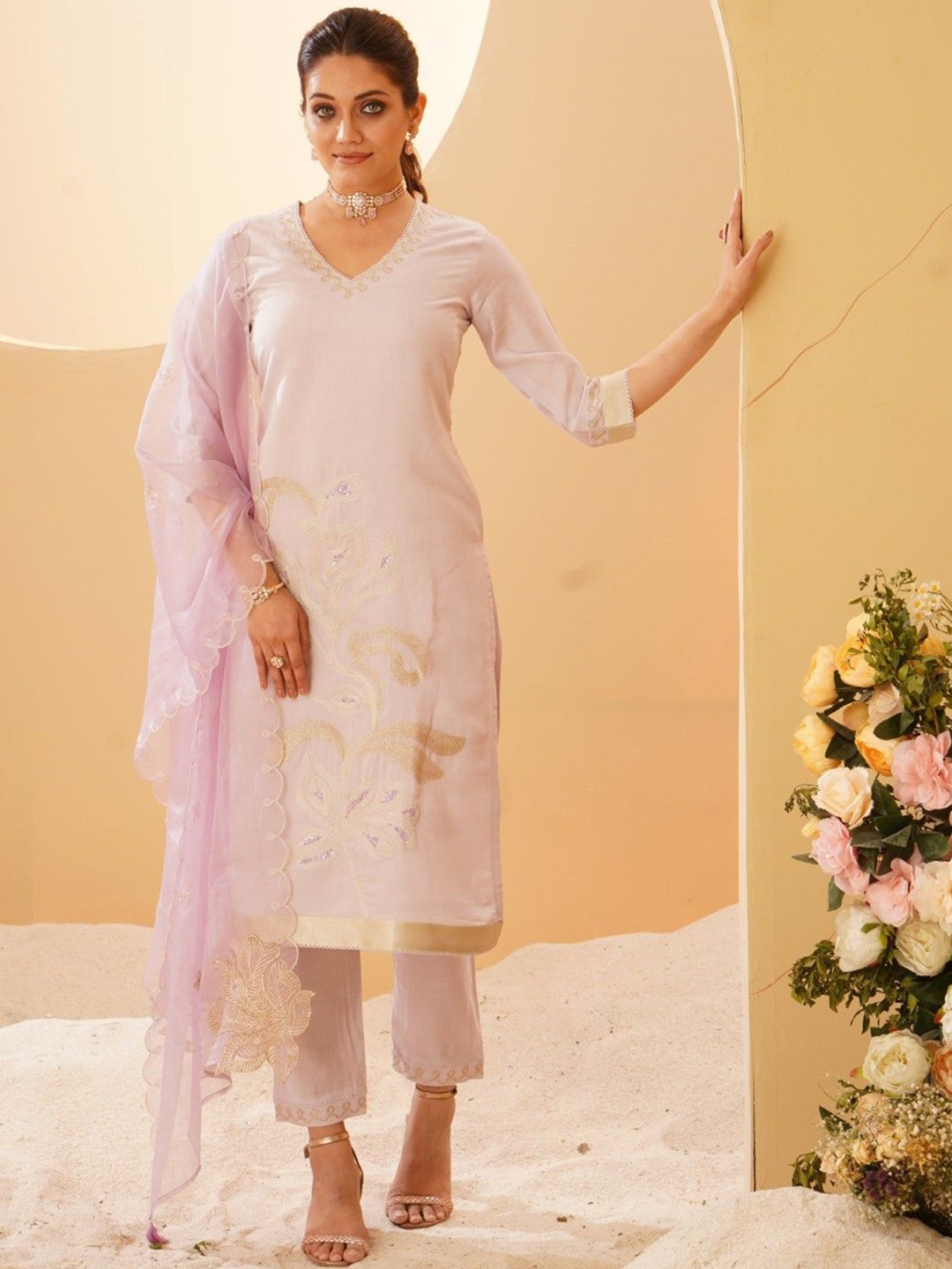 AUTUMN LANE Floral Embroidered V- Neck Pure Cotton Straight Kurta With Trouser & Dupatta, Pink
AUTUMN LANE Floral Embroidered V- Neck Pure Cotton Straight Kurta With Trouser & Dupatta, Pink