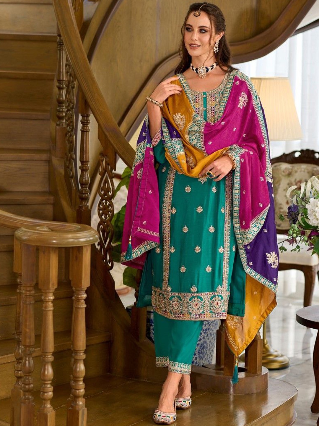 AUTUMN LANE Ethnic Motifs Embroidered Zari Organza Straight Kurta & Palazzo & Dupatta, Green
AUTUMN LANE Ethnic Motifs Embroidered Zari Organza Straight Kurta & Palazzo & Dupatta, Green