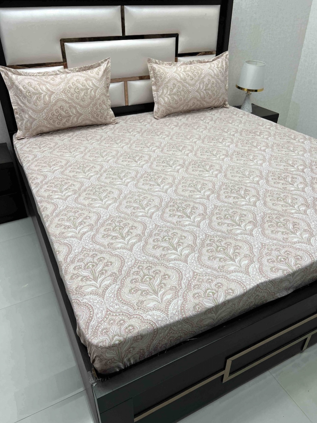 Pure Decor Ruby Pink Floral Printed Pure Cotton 250 TC King Bedsheet & 2 Pillow Covers
Pure Decor Ruby Pink Floral Printed Pure Cotton 250 TC King Bedsheet & 2 Pillow Covers