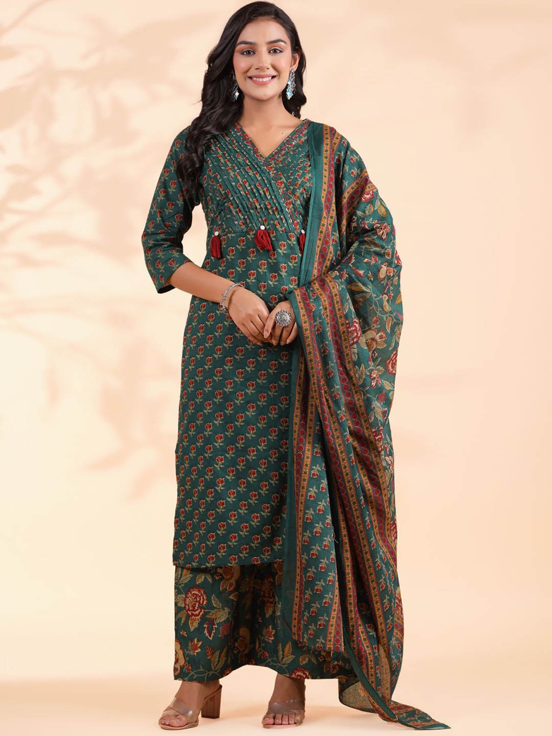Vbuyz Floral Printed V-Neck Angrakha Pure Cotton Straight Kurta With Palazzos & Dupatta, Green
Vbuyz Floral Printed V-Neck Angrakha Pure Cotton Straight Kurta With Palazzos & Dupatta, Green