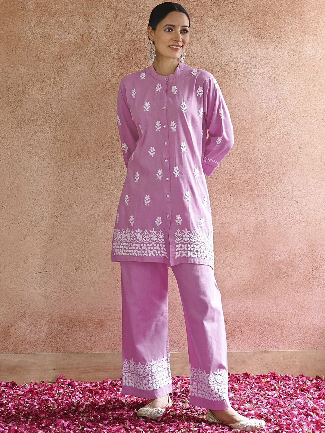 APNISHA Ethnic Motifs Embroidered Regular Chikankari Straight Kurta with Palazzos, Pink
APNISHA Ethnic Motifs Embroidered Regular Chikankari Straight Kurta with Palazzos, Pink