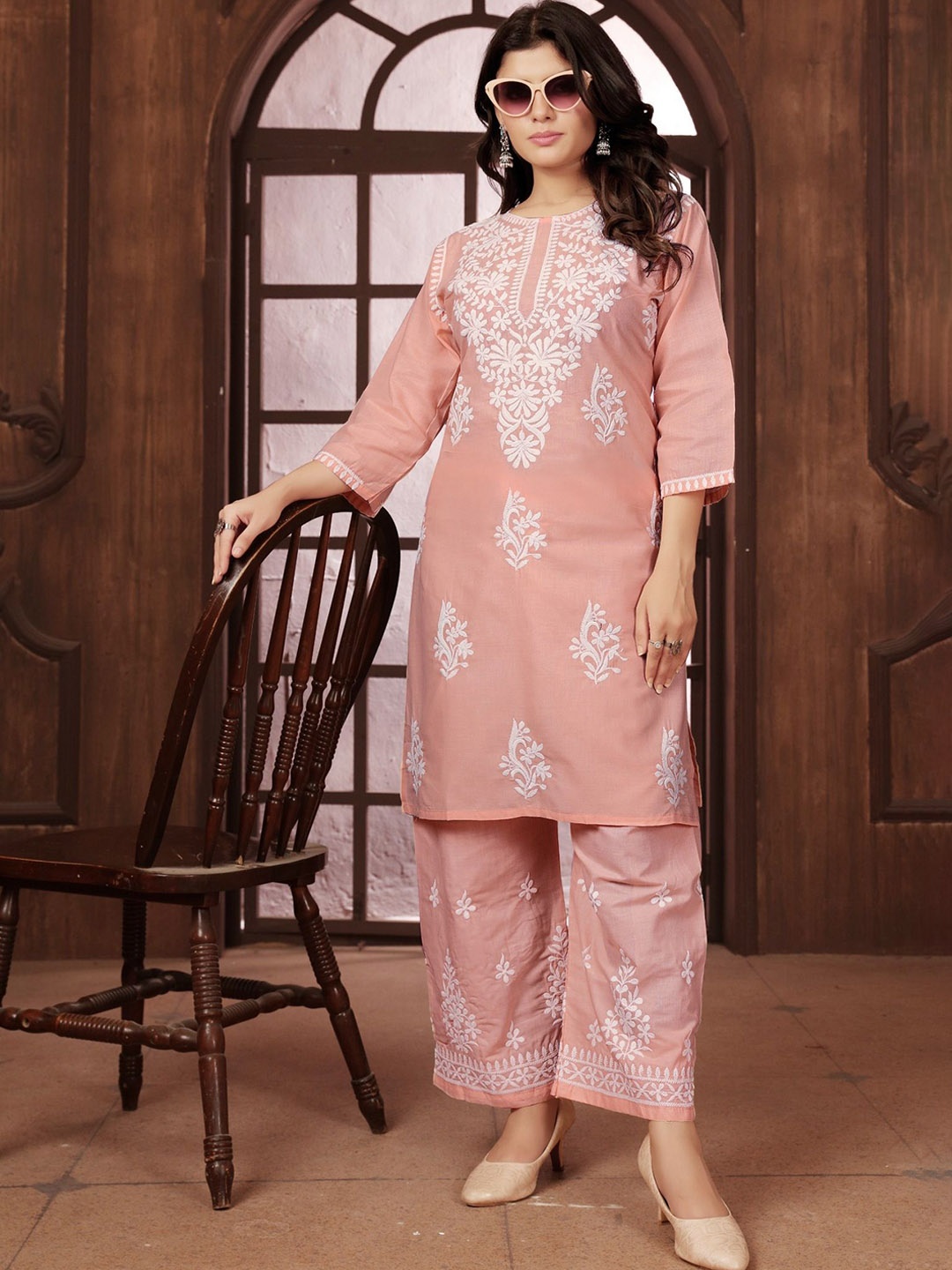LADY SHOPI Ethnic Motifs Embroidered Thread Work Pure Cotton Straight Kurta with Palazzos, Orange
LADY SHOPI Ethnic Motifs Embroidered Thread Work Pure Cotton Straight Kurta with Palazzos, Orange