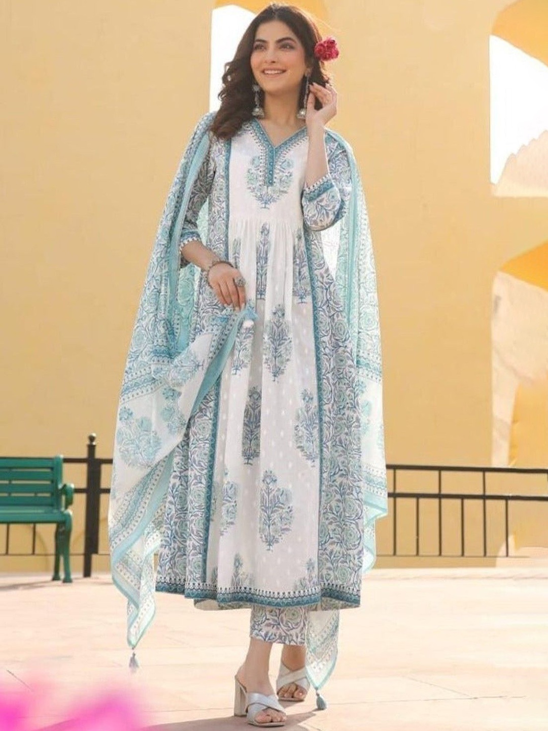 AUTUMN LANE Floral Printed V-Neck Pure Cotton Anarkali Kurta with Trousers & Dupatta, Blue
AUTUMN LANE Floral Printed V-Neck Pure Cotton Anarkali Kurta with Trousers & Dupatta, Blue