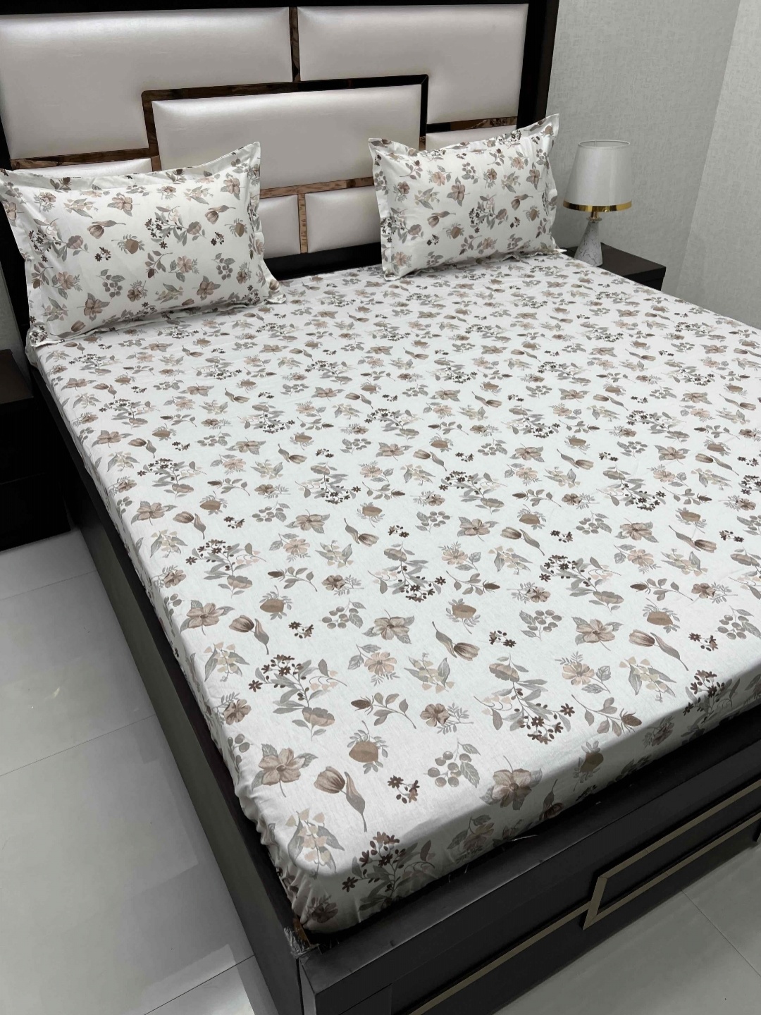Pure Decor royal velar White Floral Pure Cotton 350 TC King Bedsheet with 2 Pillow Covers
Pure Decor royal velar White Floral Pure Cotton 350 TC King Bedsheet with 2 Pillow Covers