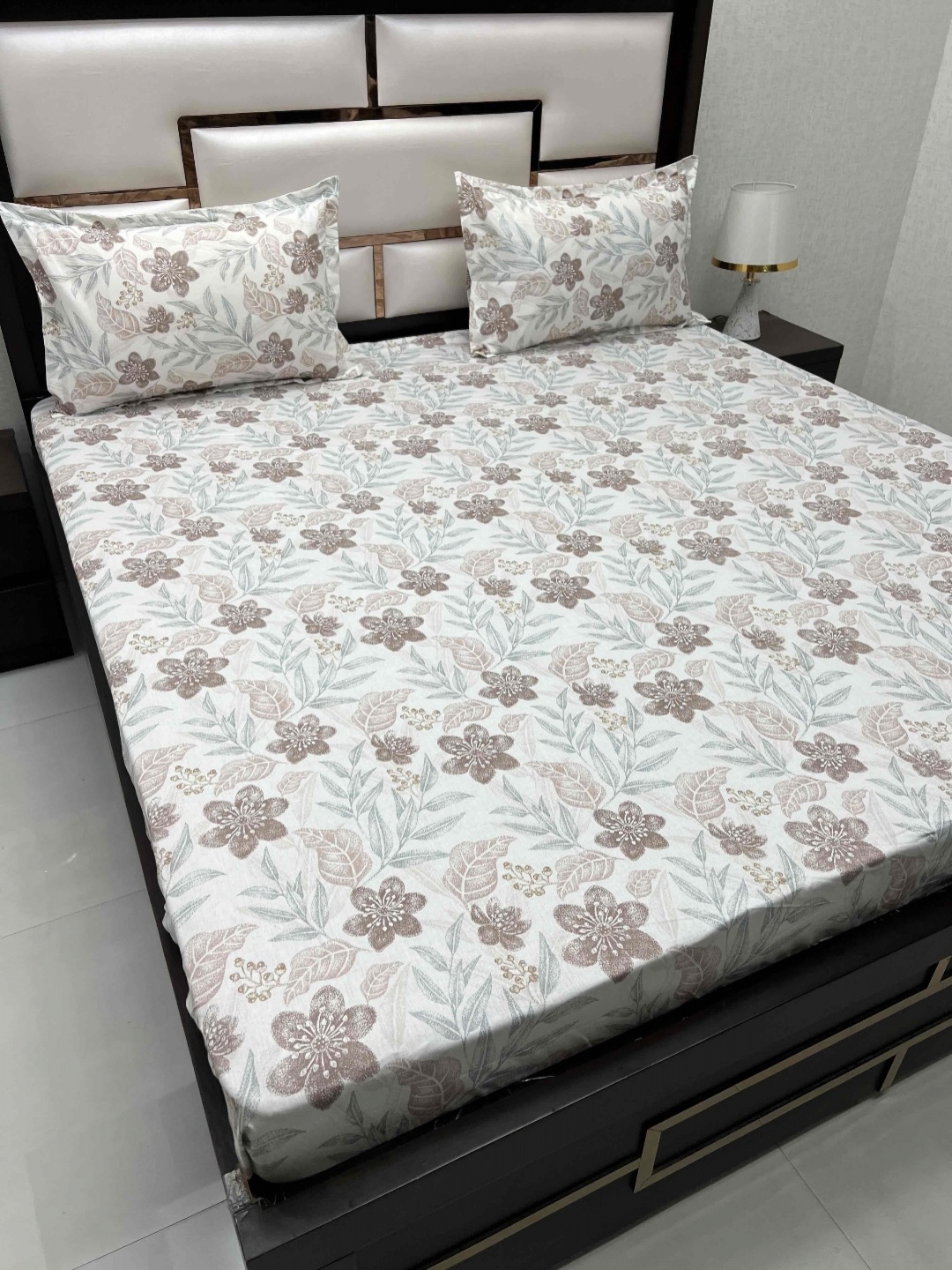 Pure Decor Royal Velar White Floral Cotton 260 TC King Bedsheet with 2 Pillow Covers
Pure Decor Royal Velar White Floral Cotton 260 TC King Bedsheet with 2 Pillow Covers