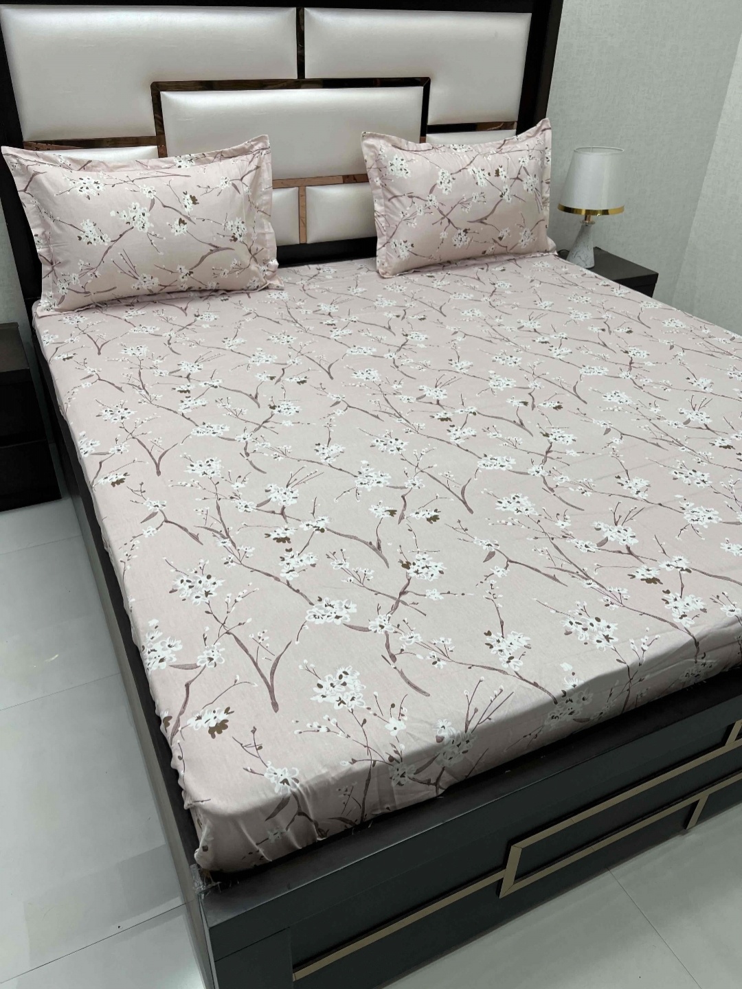 Pure Decor sapphire Peach Floral Pure Cotton 250 TC King Bedsheet with 2 Pillow Covers
Pure Decor sapphire Peach Floral Pure Cotton 250 TC King Bedsheet with 2 Pillow Covers