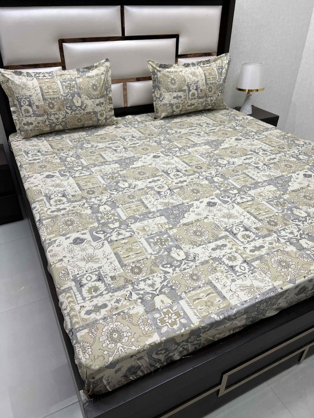 Pure Decor Royal Velar Green Floral 240 TC Cotton King Bedsheet With 2 Pillow Covers
Pure Decor Royal Velar Green Floral 240 TC Cotton King Bedsheet With 2 Pillow Covers