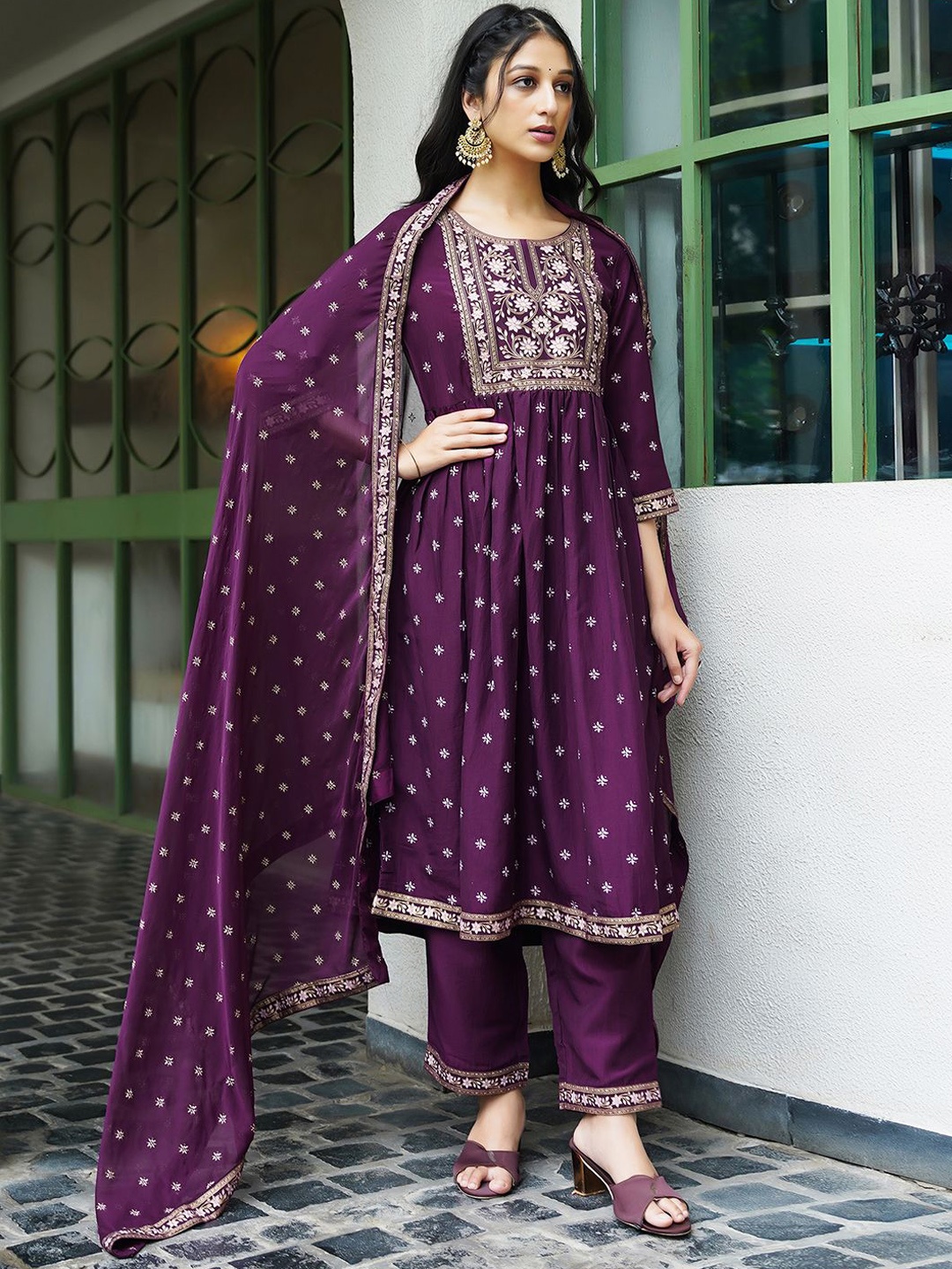 SKYLEE Purple & White Ethnic Motifs Printed A Line Kurta with Trousers & With Dupatta
SKYLEE Purple & White Ethnic Motifs Printed A Line Kurta with Trousers & With Dupatta