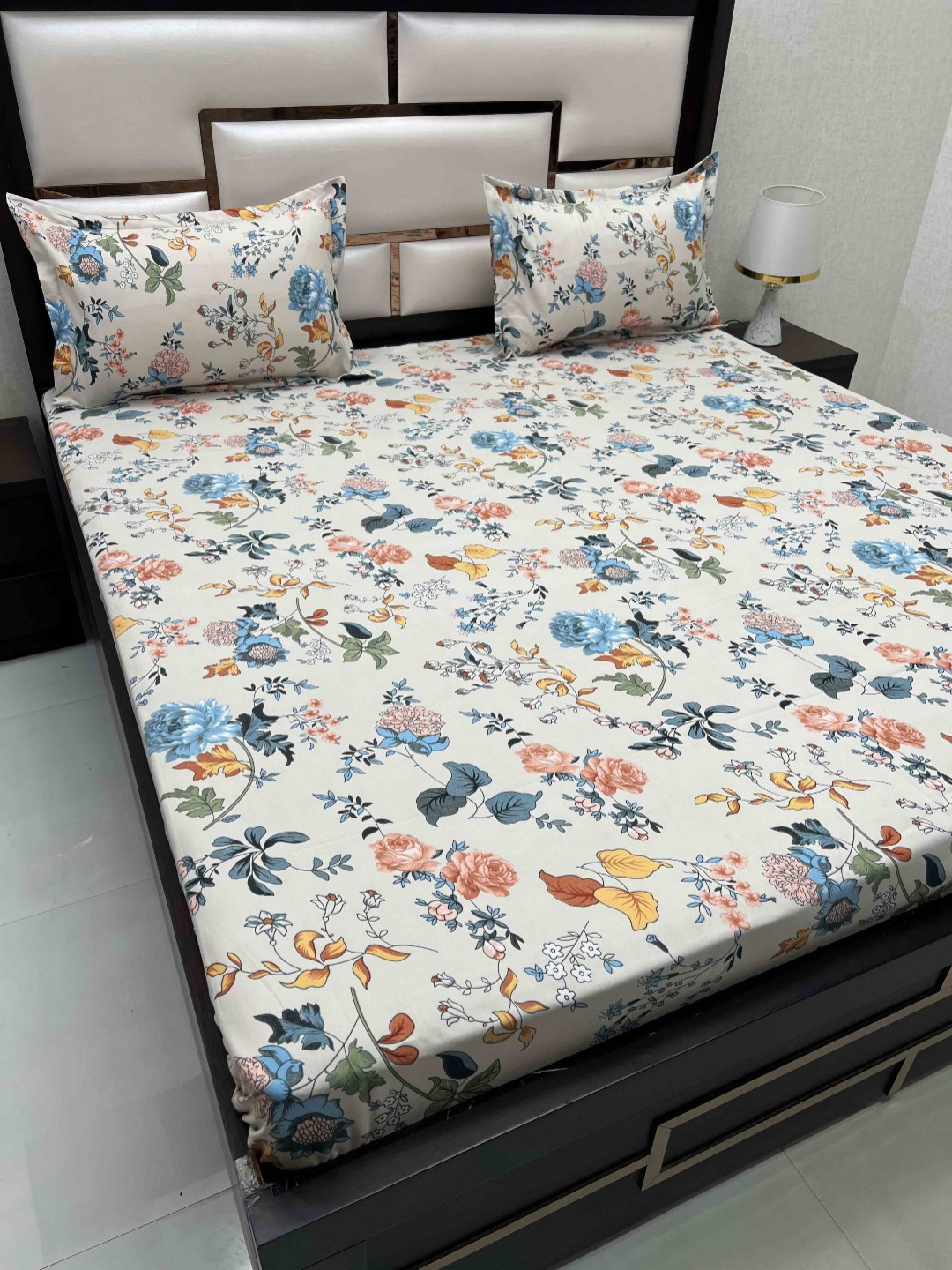 Pure Decor Double Queen Bedsheet With 2 Pillow Covers 2.28m X 2.54m, White 
Pure Decor Double Queen Bedsheet With 2 Pillow Covers 2.28m X 2.54m, White