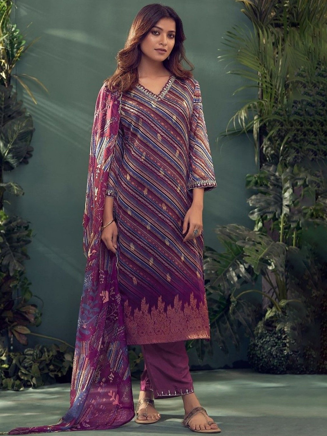AUTUMN LANE Ethnic Motifs Printed Zari Straight Kurta With Trouser & Dupatta, Maroon
AUTUMN LANE Ethnic Motifs Printed Zari Straight Kurta With Trouser & Dupatta, Maroon
