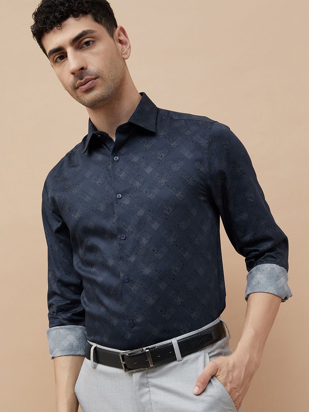 CODE by Lifestyle Men Spread Collar Geometric Printed Cotton Casual Shirt, Navy blue
CODE by Lifestyle Men Spread Collar Geometric Printed Cotton Casual Shirt, Navy blue