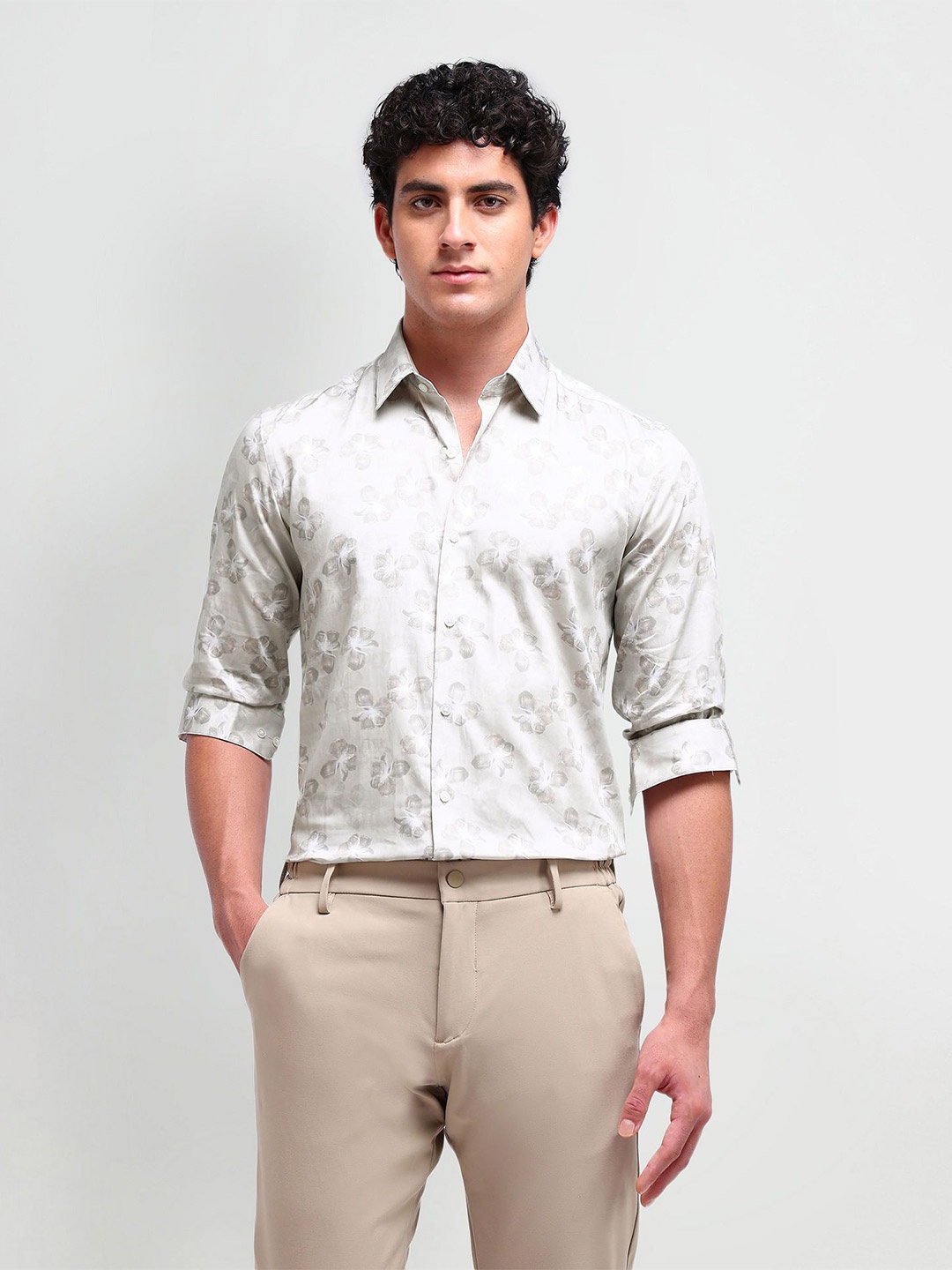 Arrow New York Men Comfort Spread Collar Floral Printed Cotton Slim Fit Formal Shirt, Beige
Arrow New York Men Comfort Spread Collar Floral Printed Cotton Slim Fit Formal Shirt, Beige