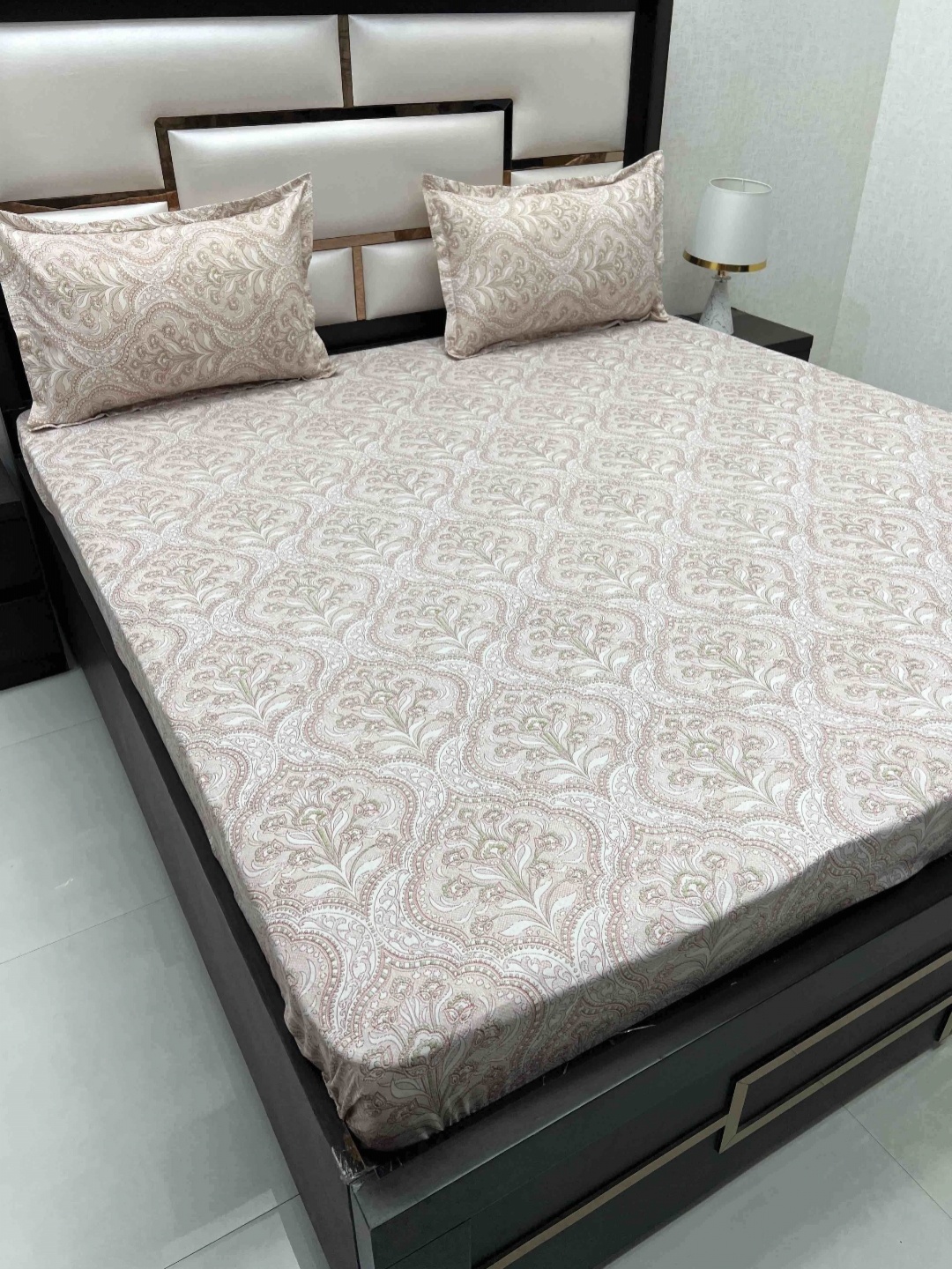 Pure Decor Ruby Pink Floral Printed Pure Cotton 350 TC King Bedsheet & 2 Pillow Covers
Pure Decor Ruby Pink Floral Printed Pure Cotton 350 TC King Bedsheet & 2 Pillow Covers