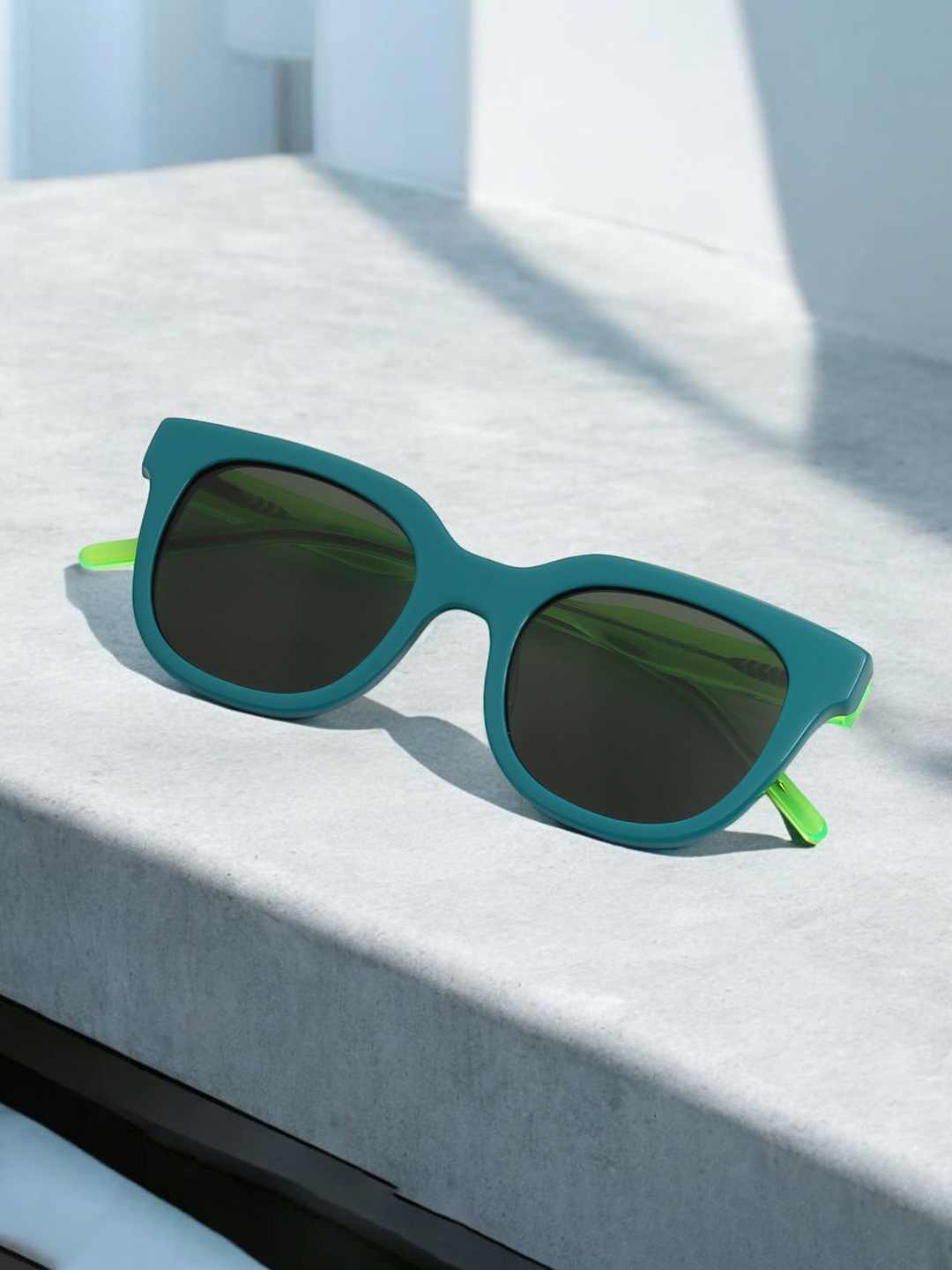 Ted Smith Unisex Round 100% Acetate Sunglasses with Polarised and UV Protected Lens, Green
Ted Smith Unisex Round 100% Acetate Sunglasses with Polarised and UV Protected Lens, Green