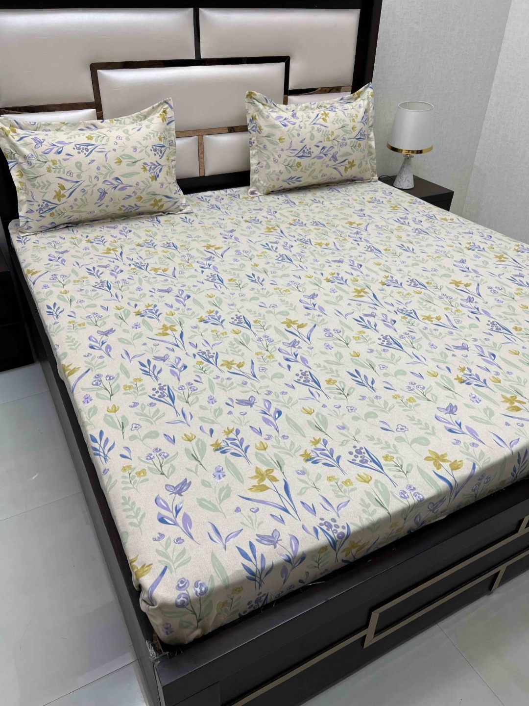 Pure Decor Cream-Coloured & Blue Floral Microfiber 250 TC Queen Bedsheet & 2 Pillow Covers
Pure Decor Cream-Coloured & Blue Floral Microfiber 250 TC Queen Bedsheet & 2 Pillow Covers