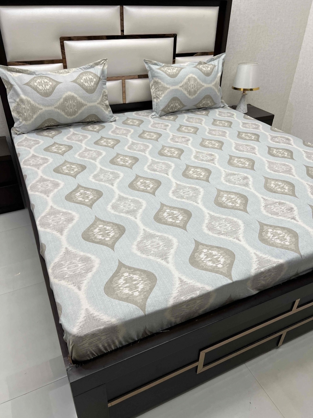 Pure Decor velar fur sib Blue & Grey Pure Cotton 230TC King Bedsheet with 2 Pillow Covers
Pure Decor velar fur sib Blue & Grey Pure Cotton 230TC King Bedsheet with 2 Pillow Covers
