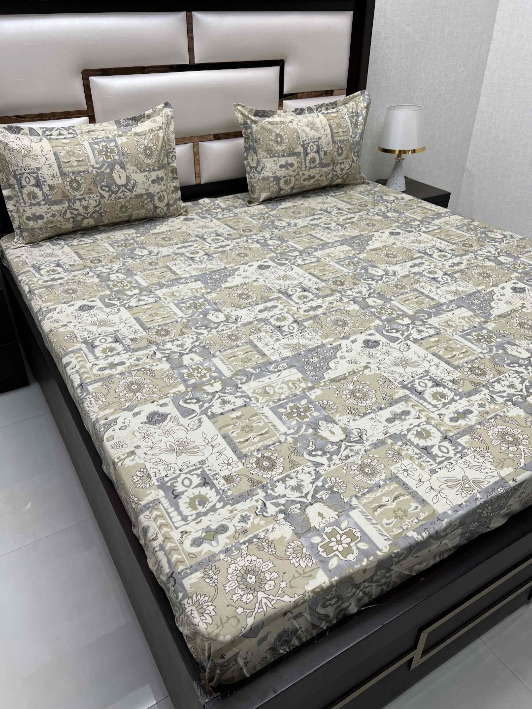 Pure Decor Royal Velar Green & White Cotton Floral King Bedsheet with 2 Pillow Covers
Pure Decor Royal Velar Green & White Cotton Floral King Bedsheet with 2 Pillow Covers