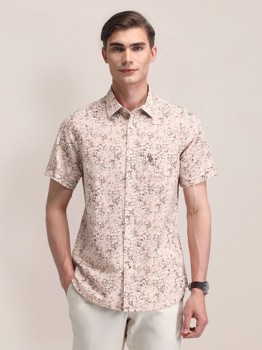 U.S. Polo Assn. Men Classic Cutaway Collar Floral Printed Cotton Formal Shirt, Pink
U.S. Polo Assn. Men Classic Cutaway Collar Floral Printed Cotton Formal Shirt, Pink