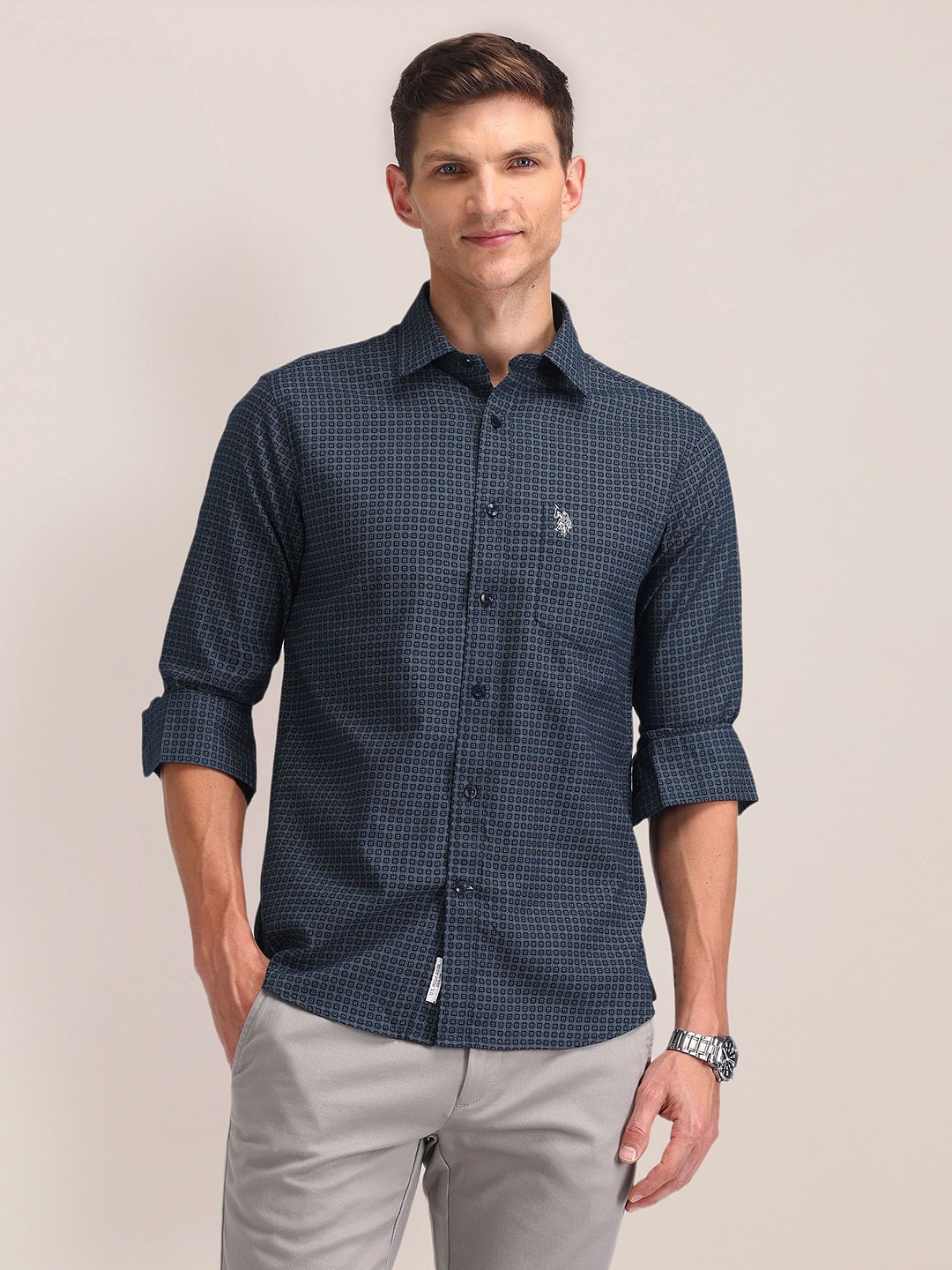 U.S. Polo Assn. Men Classic Cutaway Collar Geometric Printed Cotton Formal Shirt, Blue
U.S. Polo Assn. Men Classic Cutaway Collar Geometric Printed Cotton Formal Shirt, Blue