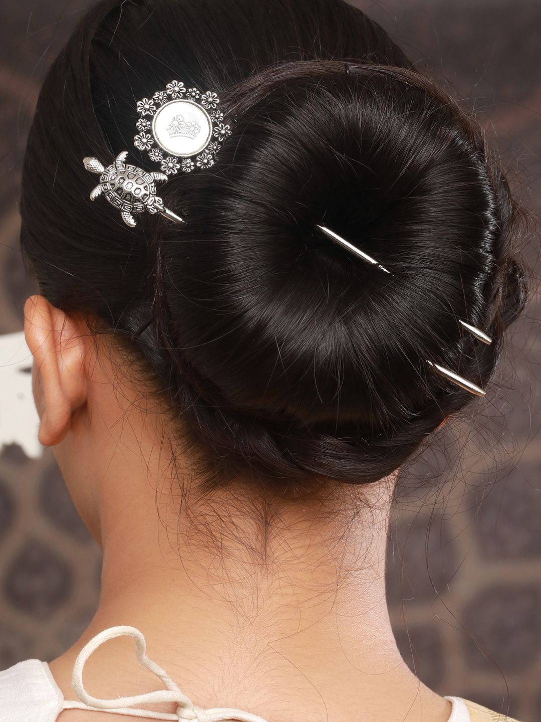 Jazz and Sizzle Women Set Of 2 Silver-Plated Tortoise & Mirror Work Oxidised Hair Sticks
Jazz and Sizzle Women Set Of 2 Silver-Plated Tortoise & Mirror Work Oxidised Hair Sticks