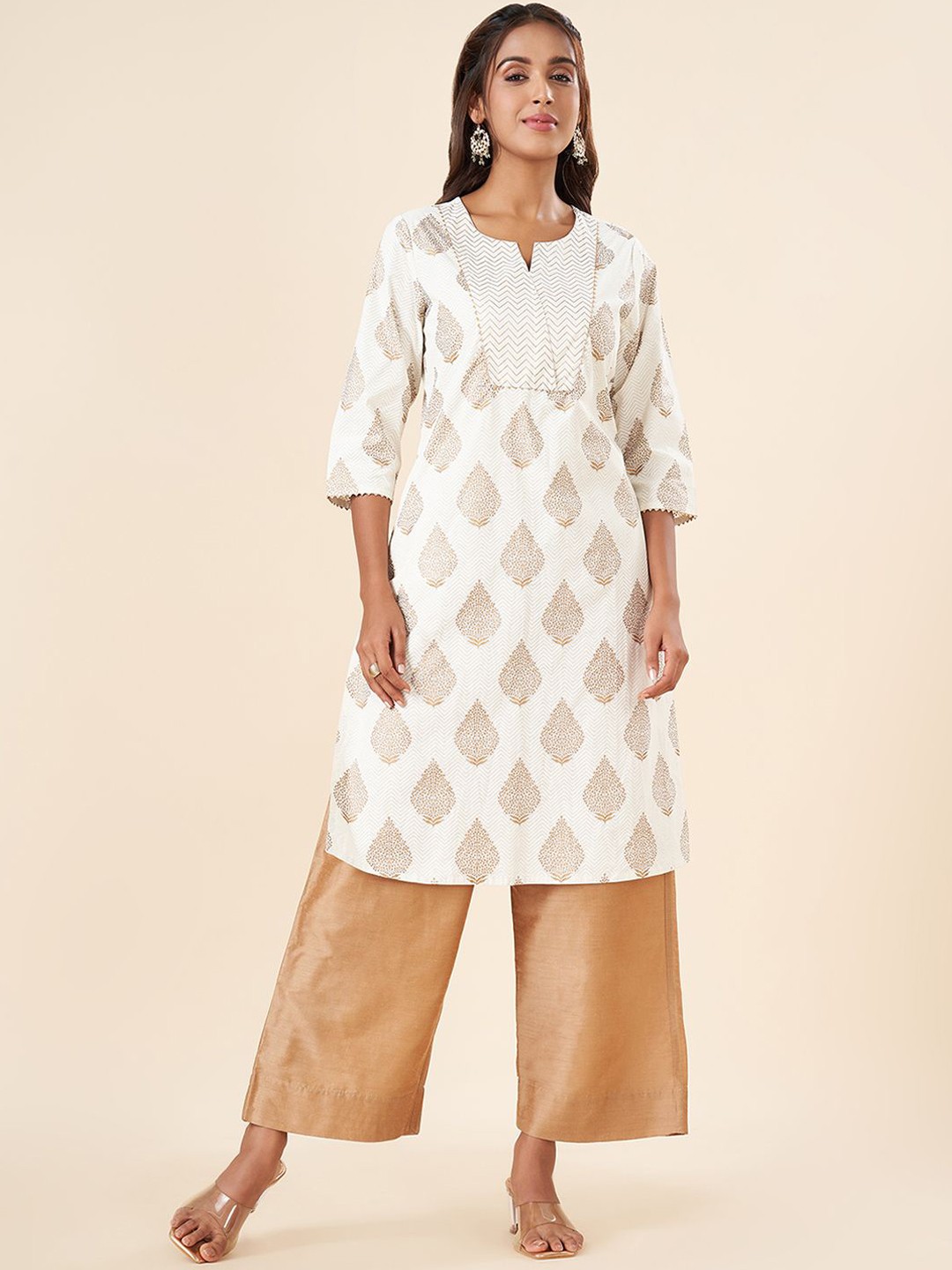 RANGMANCH BY PANTALOONS Ethnic Motifs Printed Gotta Patti Pure Cotton Straight Kurta, Off white
RANGMANCH BY PANTALOONS Ethnic Motifs Printed Gotta Patti Pure Cotton Straight Kurta, Off white