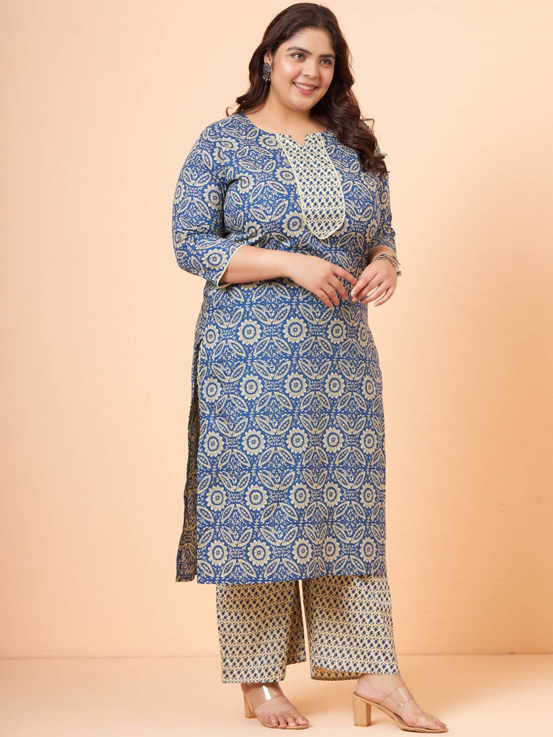 Tissu Plus Size Floral Printed Notched Round Neck Indigo Pure Cotton Kurta with Palazzos, Blue
Tissu Plus Size Floral Printed Notched Round Neck Indigo Pure Cotton Kurta with Palazzos, Blue