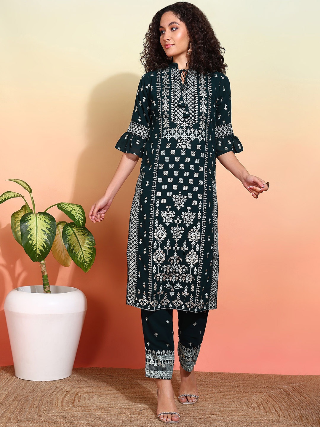 V TRADITION Ethnic Motifs Printed Mandarin Collar Regular Georgette Kurta With Trousers, Green
V TRADITION Ethnic Motifs Printed Mandarin Collar Regular Georgette Kurta With Trousers, Green