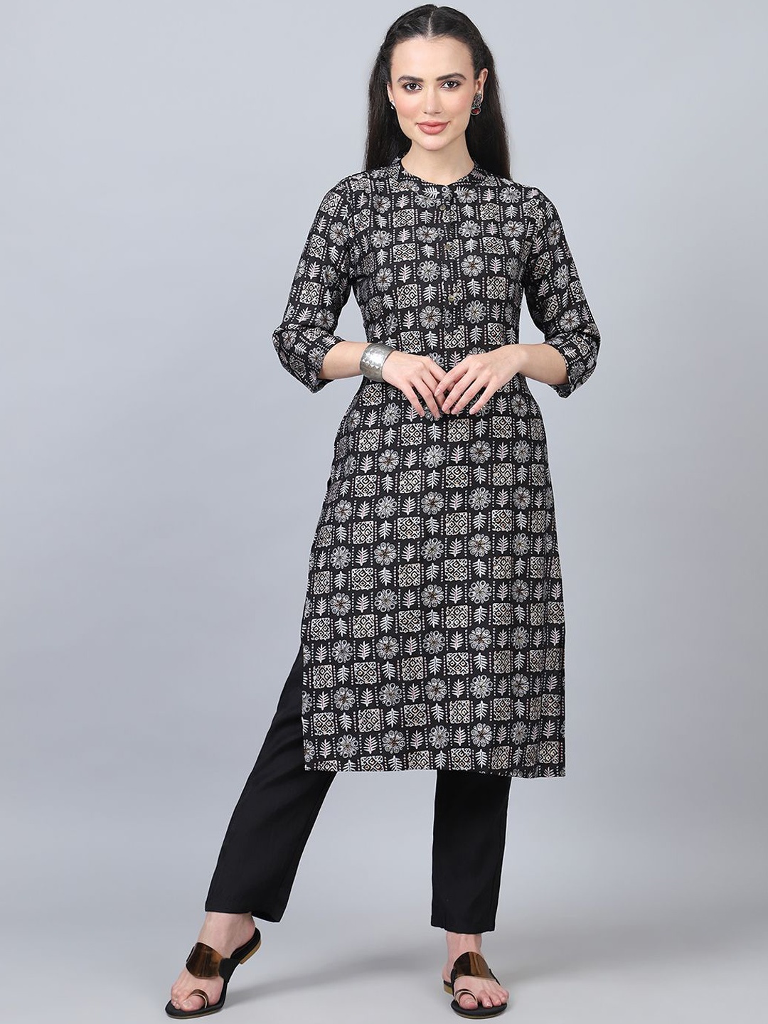 FLAMBOYANT Floral Printed Mandarin Collar Chanderi Silk Straight Kurta With Trousers, Black
FLAMBOYANT Floral Printed Mandarin Collar Chanderi Silk Straight Kurta With Trousers, Black
