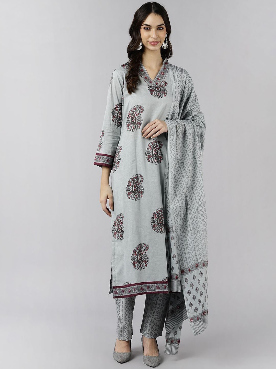 AHIKA Paisley Printed Regular Pure Cotton Straight Kurta with Trousers & Dupatta, Grey
AHIKA Paisley Printed Regular Pure Cotton Straight Kurta with Trousers & Dupatta, Grey