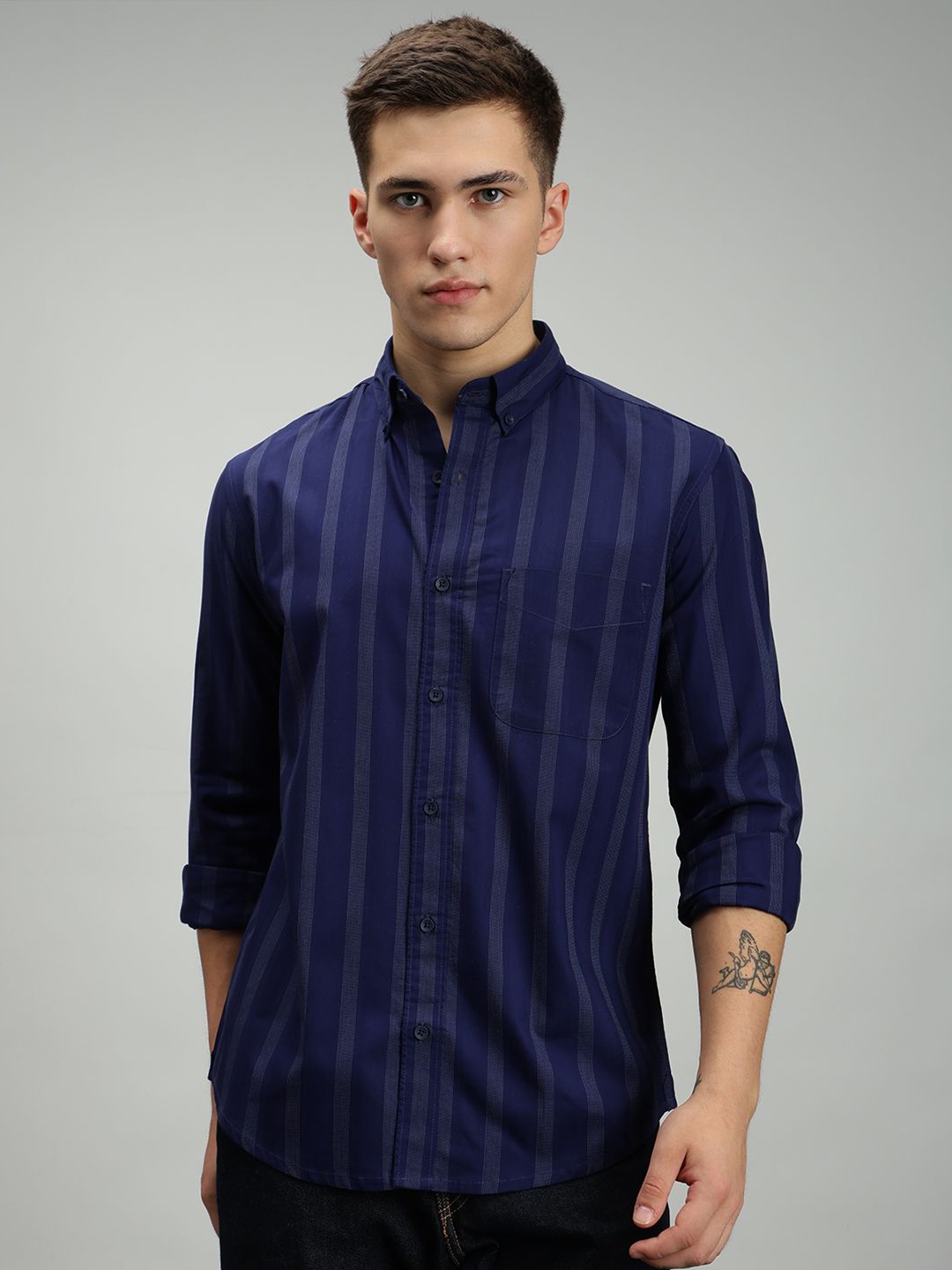 MARC JOBBS Men Comfort Button-Down Collar Vertical Striped Cotton Casual Shirt, Navy blue
MARC JOBBS Men Comfort Button-Down Collar Vertical Striped Cotton Casual Shirt, Navy blue