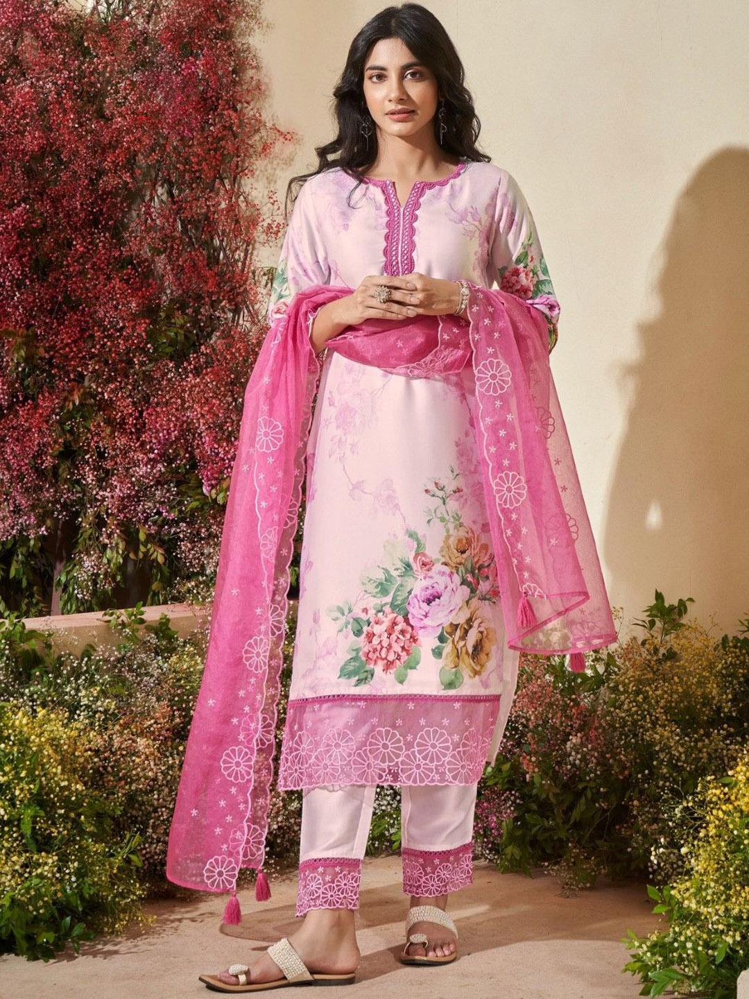 AUTUMN LANE Veda Flamingo Floral Printed Thread Work Kurta with Trousers & Dupatta, Pink
AUTUMN LANE Veda Flamingo Floral Printed Thread Work Kurta with Trousers & Dupatta, Pink