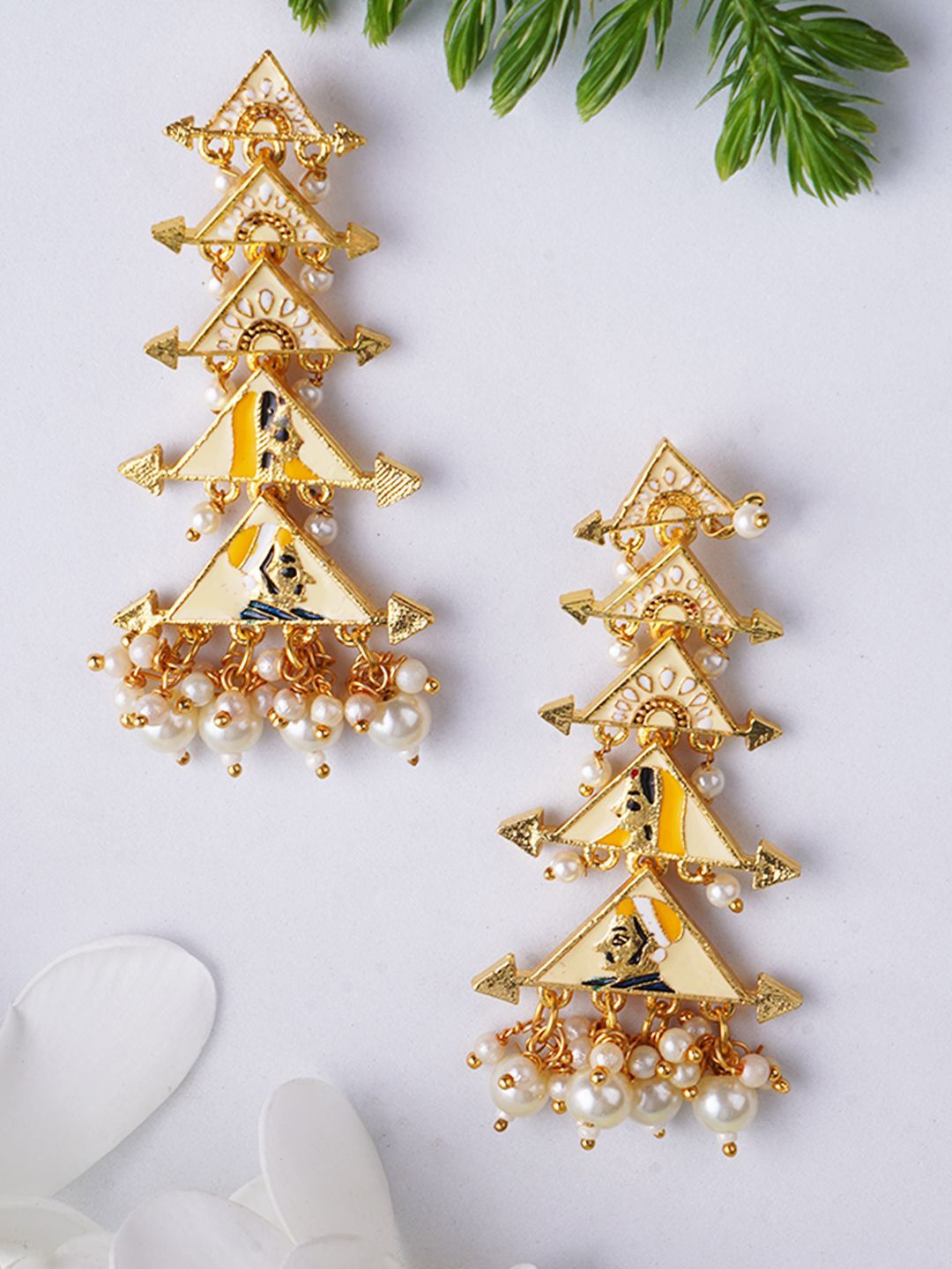 Adwitiya Collection Gold-Plated Stone Studded Meenakari Classic Drop Earrings, Cream
Adwitiya Collection Gold-Plated Stone Studded Meenakari Classic Drop Earrings, Cream