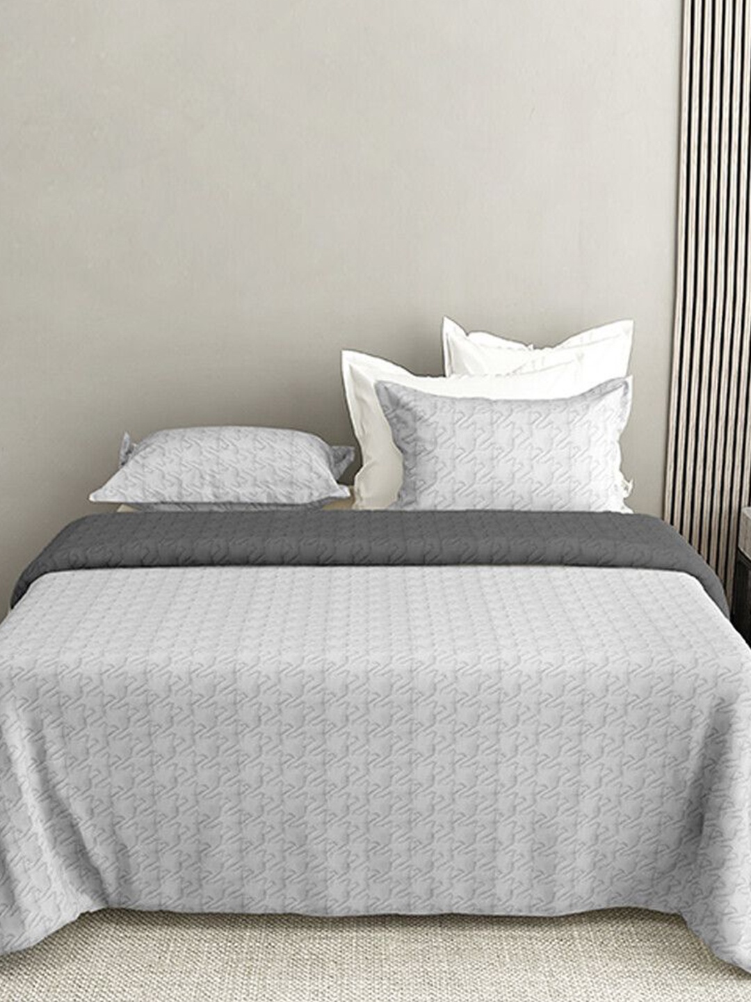 LABHAM Silver Toned & Grey Quilted Pure Cotton Double King Bed Cover With 2 Pillow Covers
LABHAM Silver Toned & Grey Quilted Pure Cotton Double King Bed Cover With 2 Pillow Covers