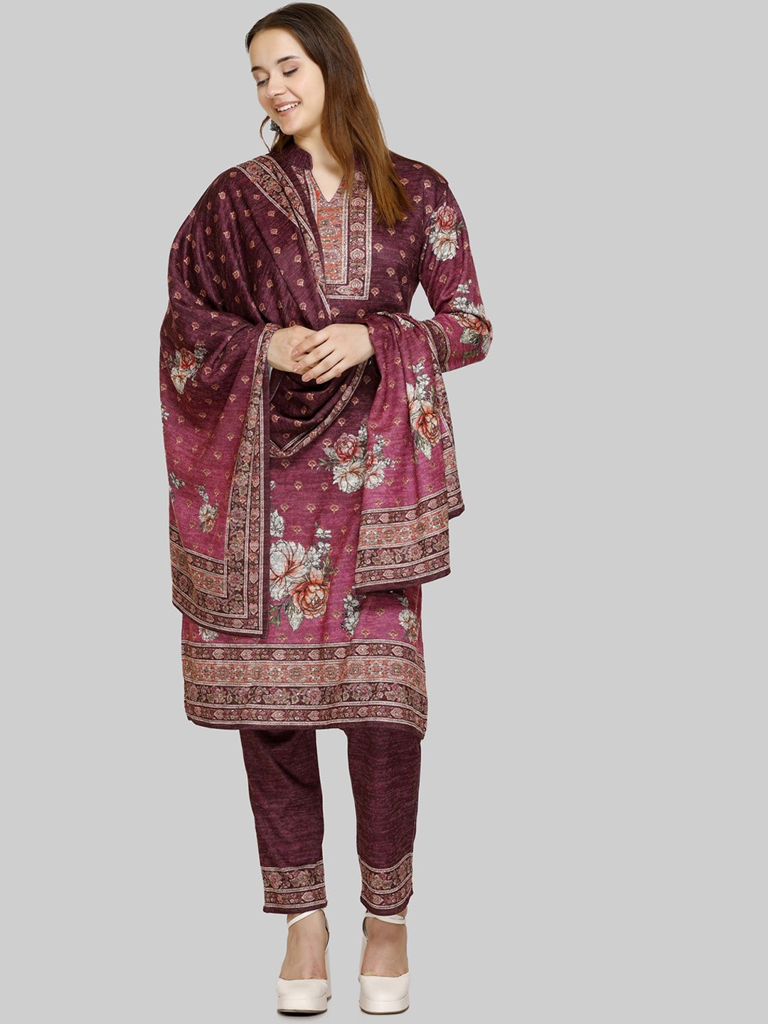 Melvin Ethnic Motifs Printed Mandarin Collar Straight Kurta with Trousers & Dupatta, Maroon
Melvin Ethnic Motifs Printed Mandarin Collar Straight Kurta with Trousers & Dupatta, Maroon