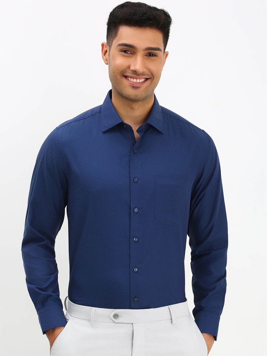 Allen Solly Sport Men Abstract Printed Cotton Slim Fit Formal Shirt, Blue
Allen Solly Sport Men Abstract Printed Cotton Slim Fit Formal Shirt, Blue