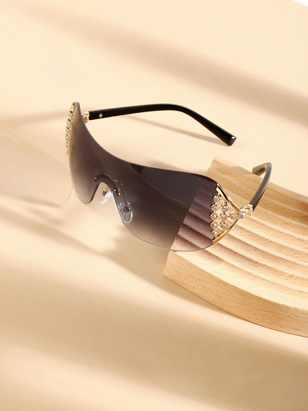 HAUTE SAUCE by Campus Sutra Women Rectangle Sunglasses with Polarised Lens AW24_HSSG2667, Brown
HAUTE SAUCE by Campus Sutra Women Rectangle Sunglasses with Polarised Lens AW24_HSSG2667, Brown