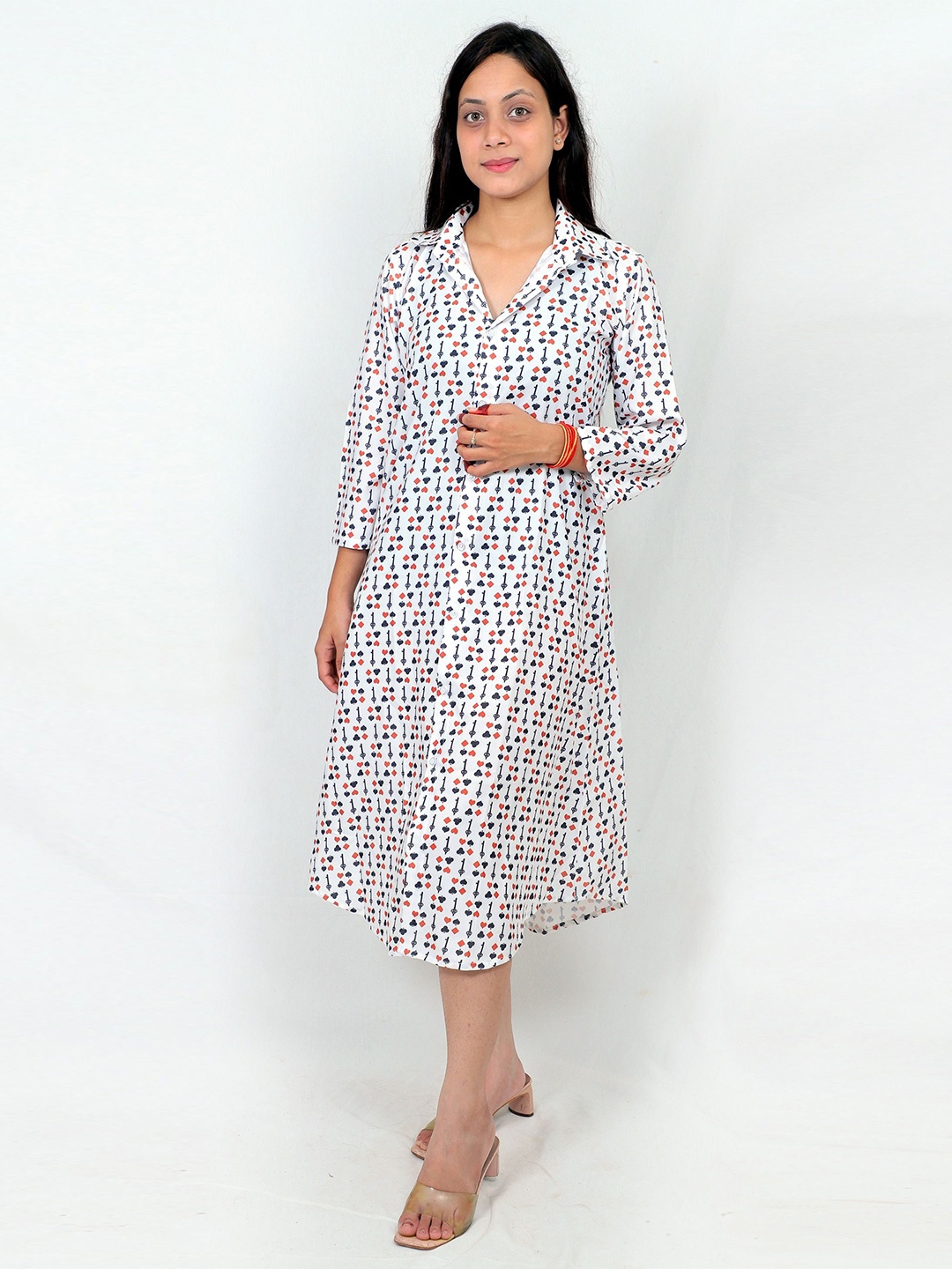 TILISM Geometric Printed Shirt Collar Neck Three-Quarter Sleeves Pure Cotton Night Dress, White
TILISM Geometric Printed Shirt Collar Neck Three-Quarter Sleeves Pure Cotton Night Dress, White