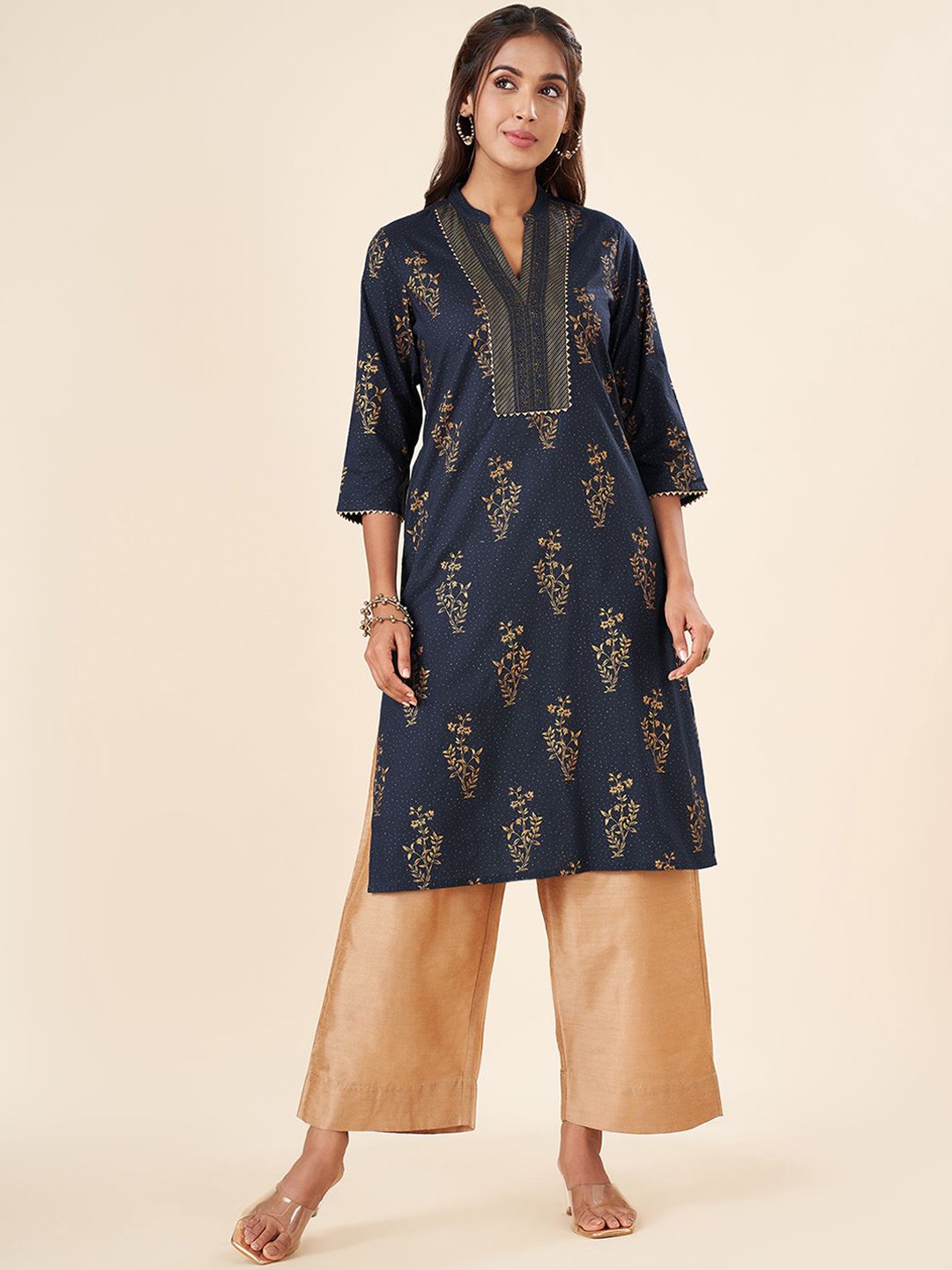 RANGMANCH BY PANTALOONS Ethnic Motifs Printed Gotta Patti Pure Cotton Straight Kurta, Teal
RANGMANCH BY PANTALOONS Ethnic Motifs Printed Gotta Patti Pure Cotton Straight Kurta, Teal