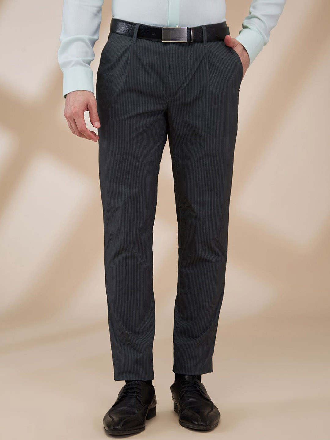 Raymond Men Slim-Fit Printed Mid Rise Trousers, Grey
Raymond Men Slim-Fit Printed Mid Rise Trousers, Grey