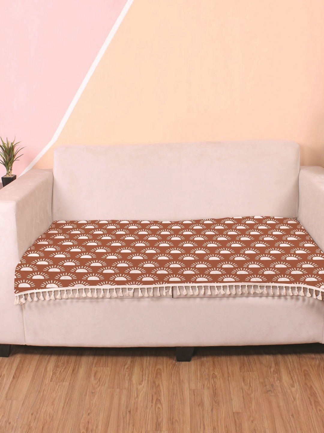STITCHNEST Brown & White Geometric Printed Velvet 3 Seater Anti Slip Sofa Cover
STITCHNEST Brown & White Geometric Printed Velvet 3 Seater Anti Slip Sofa Cover