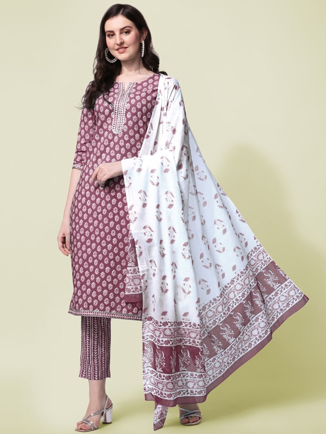 MIRCHI FASHION Women Pink & Mauve Printed Pure Cotton Kurta with Trousers & With Dupatta
MIRCHI FASHION Women Pink & Mauve Printed Pure Cotton Kurta with Trousers & With Dupatta