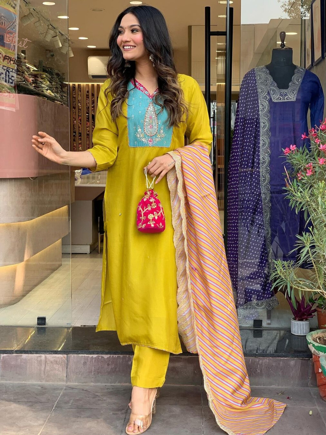 KALINI Floral Embellished Sequinned V-Neck Straight Kurta With Trousers And Dupatta, Yellow
KALINI Floral Embellished Sequinned V-Neck Straight Kurta With Trousers And Dupatta, Yellow