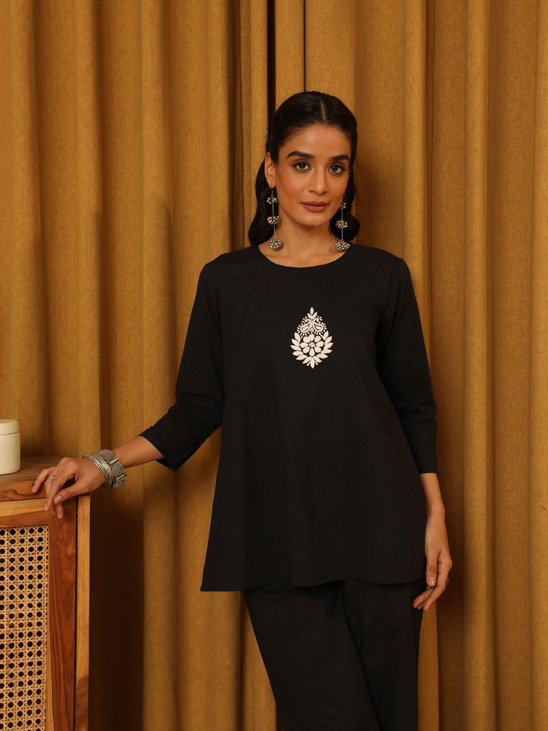 House of Chikankari Women Embroidered Regular Chikankari Pure Cotton Kurta with Trousers, Black
House of Chikankari Women Embroidered Regular Chikankari Pure Cotton Kurta with Trousers, Black